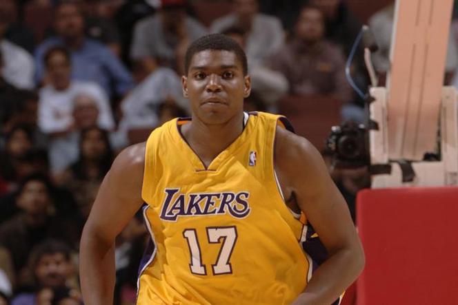 内特·罗宾逊拳坛首秀 为NBA兄弟而战 热血豪情满满 内特·罗宾逊拳坛首秀 为NBA兄弟而战 热血豪情满满