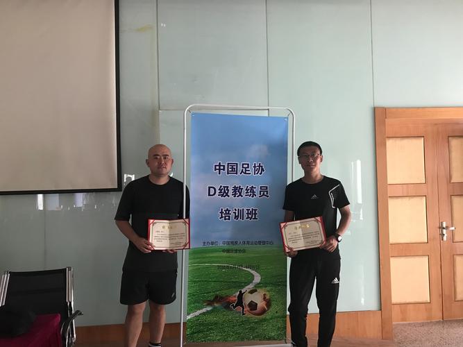 早田希娜拒绝张本智和拥抱 早田希娜拒绝张本智和拥抱