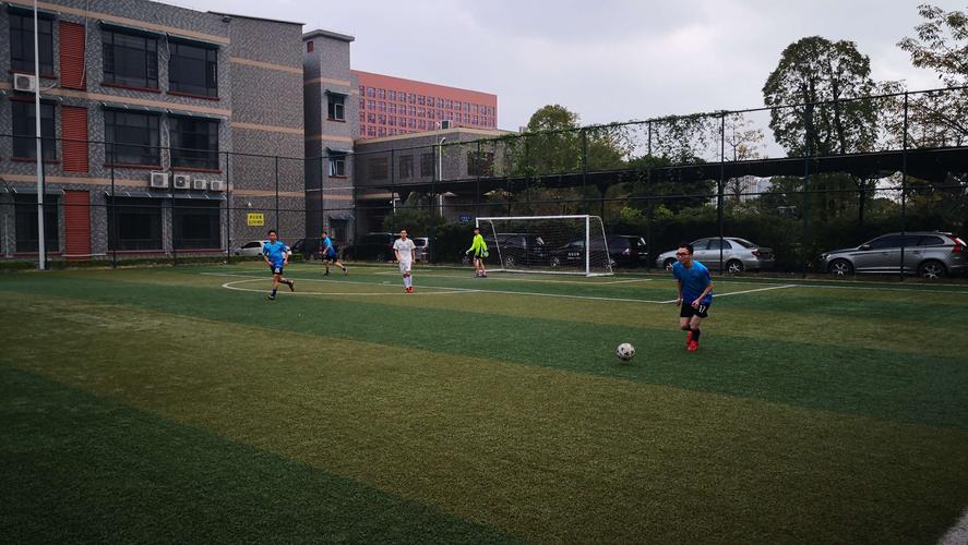 伯克27分爵士终结开拓者3连胜 麦科勒姆砍32+7