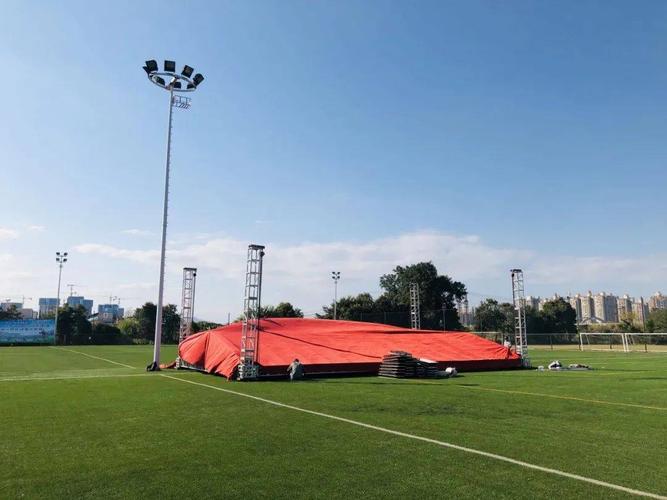 新教练重塑球队风采坚定改革信心开启新篇章迈向胜利之路