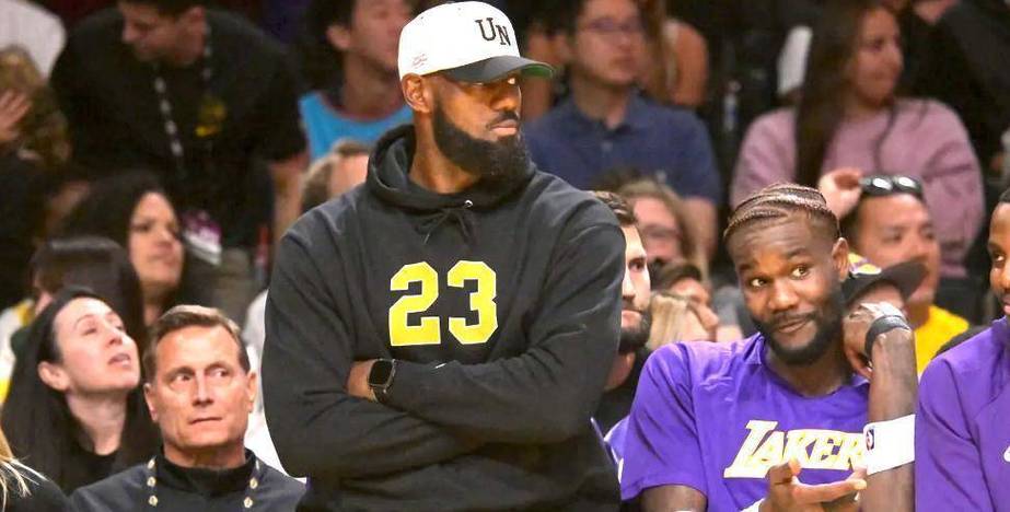 老马冲击勇士防线 老马冲击勇士防线