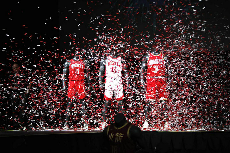 火箭春节新装扮揭晓红色短袖新球衣 中文全新呈现 火箭春节新装扮揭晓红色短袖新球衣 中文全新呈现