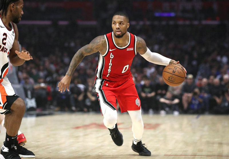 勒布朗砍35分欧文两双 骑士逆转猛龙豪取八连胜 勒布朗砍35分欧文两双 骑士逆转猛龙豪取八连胜