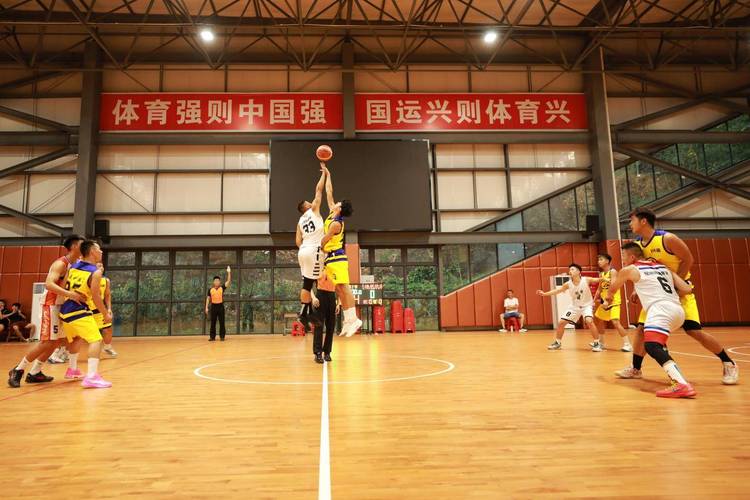 选帅目标曝光 邓利维成热门候选人 执教机会备受期待 选帅目标曝光 邓利维成热门候选人 执教机会备受期待