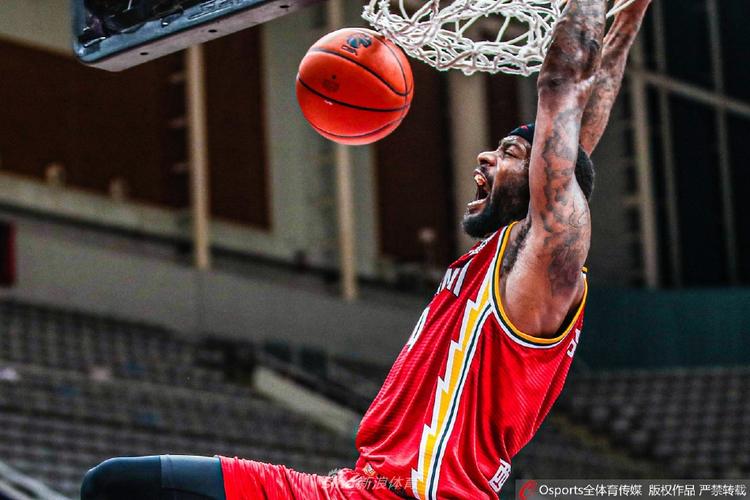 C罗葡萄牙体育28号背影 C罗葡萄牙体育28号背影