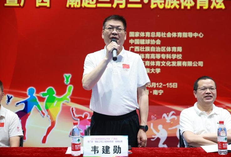 詹姆斯什么时候退役(詹姆斯 我的实力不比乔丹弱)