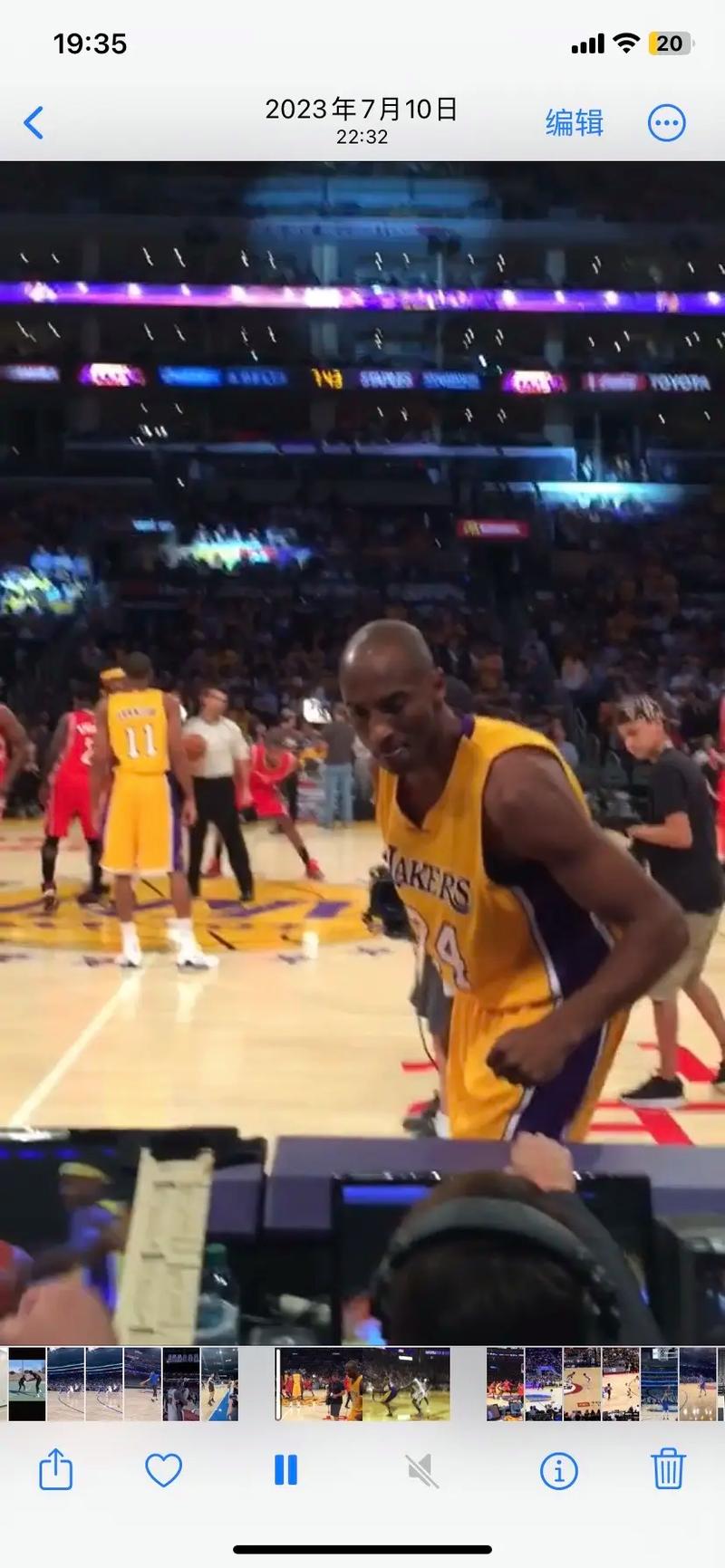 风骚直塞助攻莱万世体称赞巴萨小将卡萨多 气场强大发挥出色