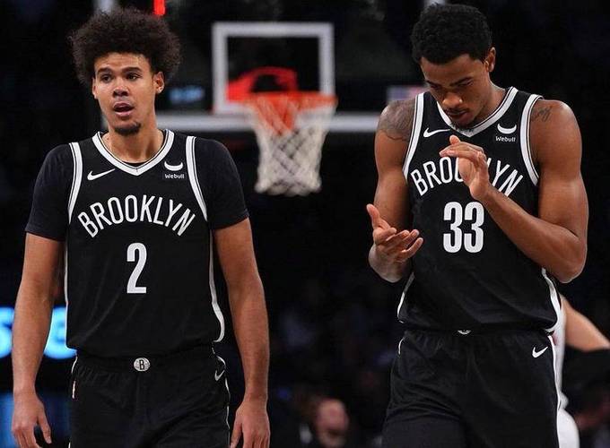 拉文德罗赞联手闪耀 公牛逆袭灰熊对决激烈 大逆转之夜