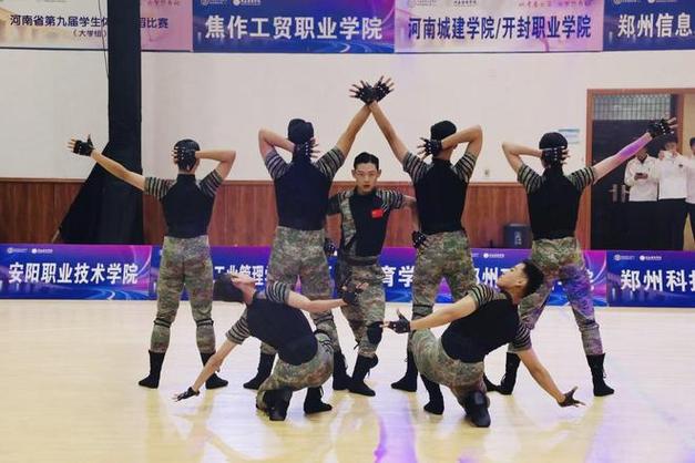 詹姆斯效力历史传统球队 幸运之旅持续前行