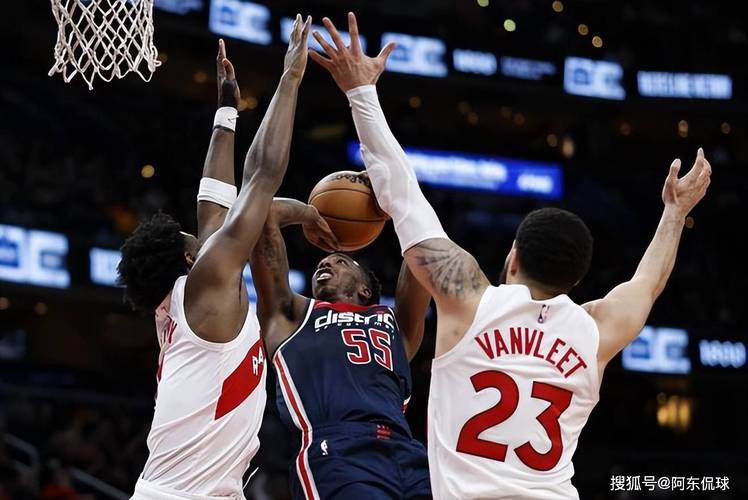 小卡刷新纪录得分篮板助攻齐爆发 新展现实力 小卡刷新纪录得分篮板助攻齐爆发 新展现实力