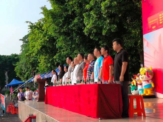 上周最佳球员揭晓欧文和兰多夫荣耀当选 展现实力风采