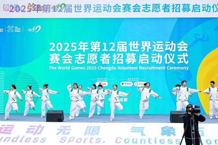 詹姆斯10代篮球鞋