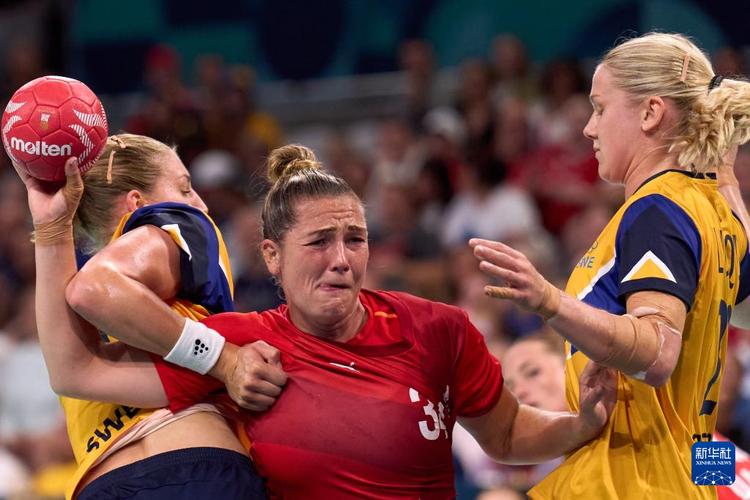 东部全明星首发阵容揭晓巨星联手对决 沃克与杨展现精彩表现