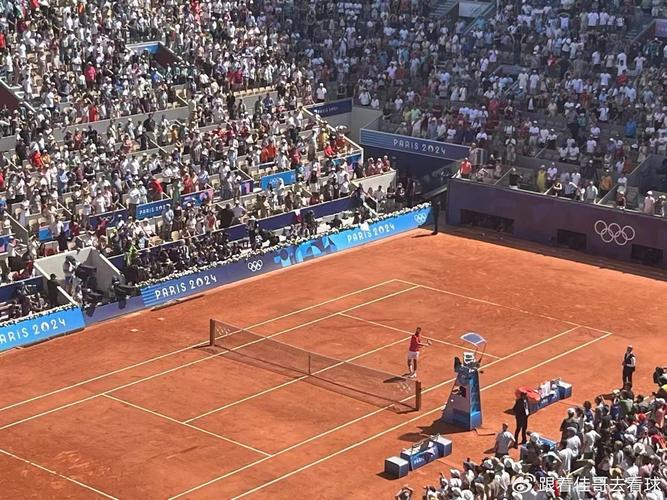 科比术后首次进行投篮训练 37岁生日夜仍在训练