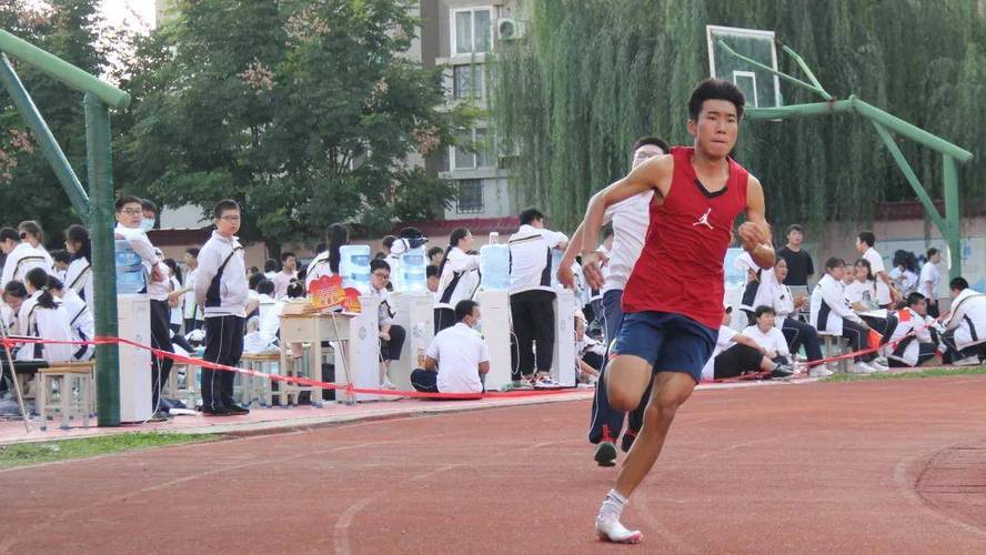 溜馬作客捕蜂在望