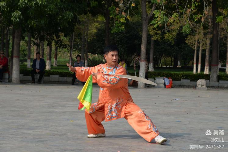 兰德尔整个休赛期减重15磅 体脂率由13.7降至8.3 兰德尔整个休赛期减重15磅 体脂率由13.7降至8.3