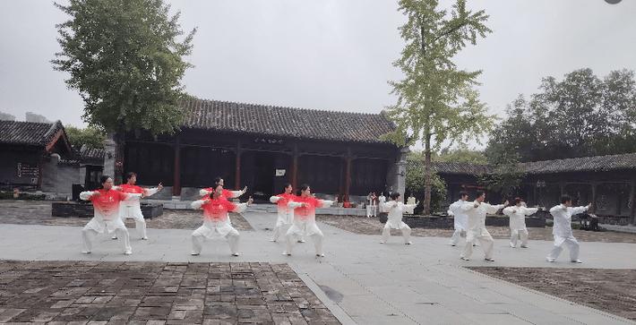 梅西和c罗有什么区别