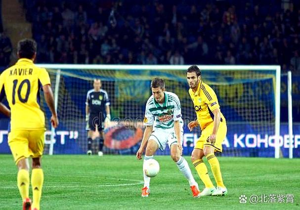 湖人球员在某餐厅开庆祝派对 众球员携女友出席