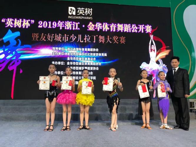 阿杜不与詹皇联手 与库里的传闻引争议 现状令人关注 阿杜不与詹皇联手 与库里的传闻引争议 现状令人关注