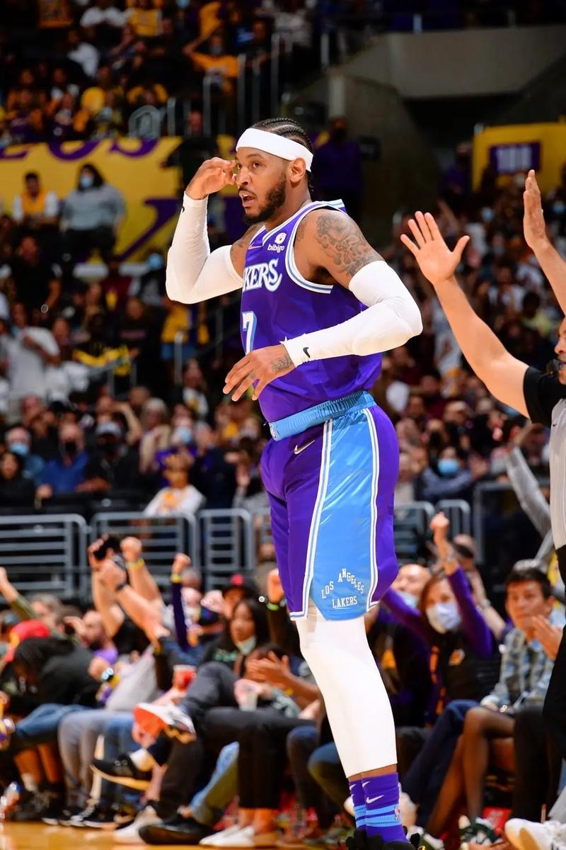 欧文VS詹姆斯赛场荣耀之夜 传奇对决精彩瞬间 欧文VS詹姆斯赛场荣耀之夜 传奇对决精彩瞬间