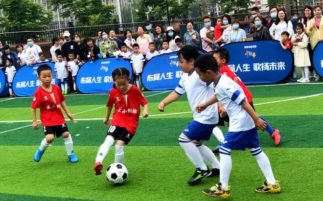 袁巴元否认新恋情 袁巴元是谁