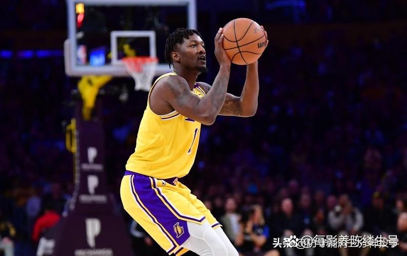 羽毛球场灯光用什么灯