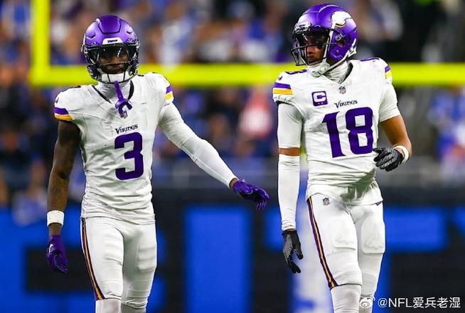 庄神大两双哈里斯爆发 活塞主场胜尼克斯连胜势头强劲 庄神大两双哈里斯爆发 活塞主场胜尼克斯连胜势头强劲