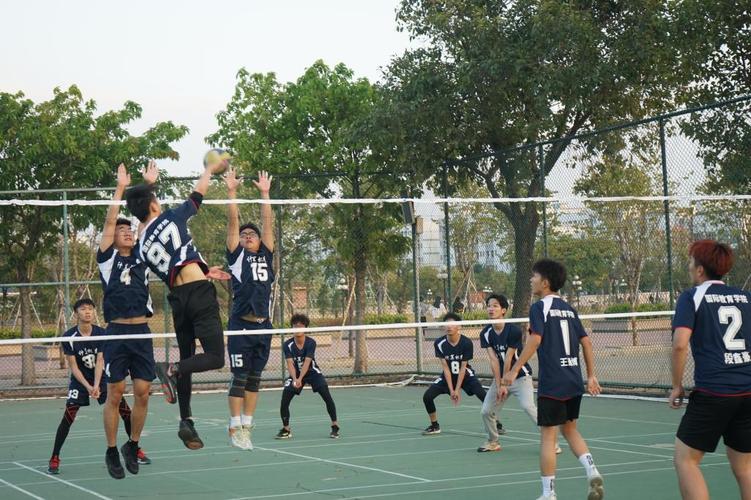 现合同2027年到期西媒 皇马希望与维尼修斯续约 后者不着急 现合同2027年到期西媒 皇马希望与维尼修斯续约 后者不着急