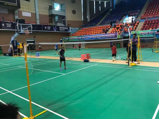 男子捉弄骑手惹怒派出所长