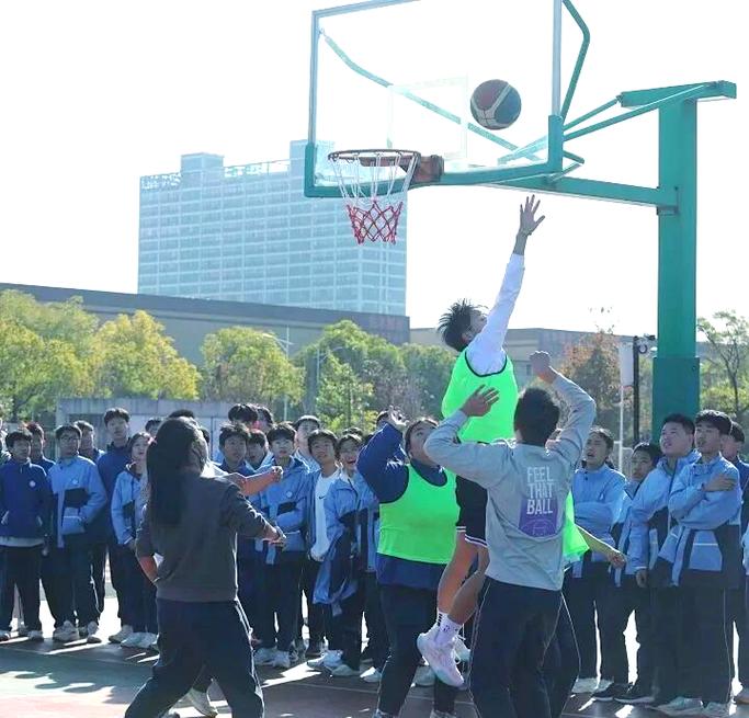 骑士即将横扫对手 日落之际展现实力