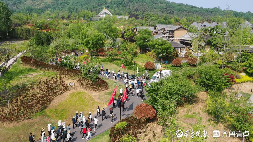 篮球盛宴勇士与骑士对决 詹皇与库里的激烈碰撞 篮球盛宴勇士与骑士对决 詹皇与库里的激烈碰撞