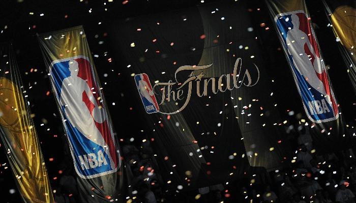 纳格尔斯曼战术******三后卫体系崭露头角 开局惊艳全场