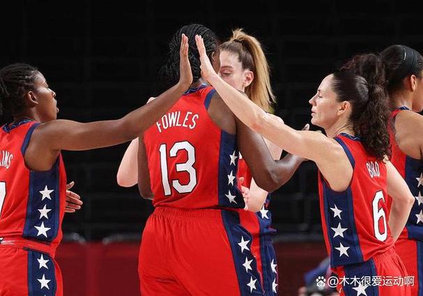 乔治独得高分助队胜湖人 詹姆斯与浓眉联手贡献失误与得分大战 乔治独得高分助队胜湖人 詹姆斯与浓眉联手贡献失误与得分大战