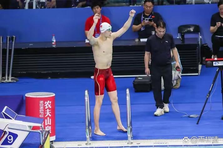 詹姆斯隔扣努尔基奇壁纸 詹姆斯隔扣努尔基奇壁纸