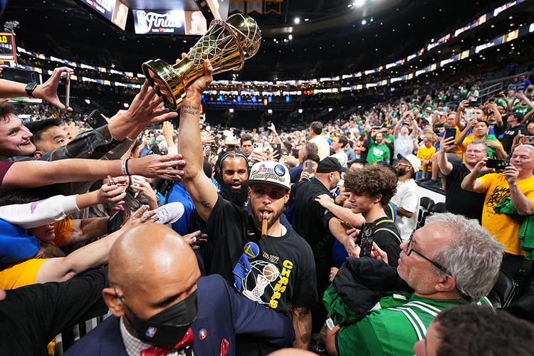 2025中超开幕 2025中超开幕式唱歌的是谁