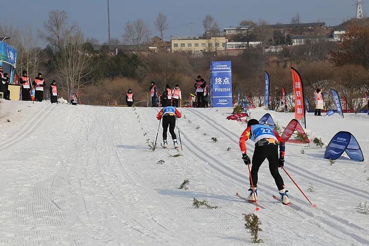 詹皇助力下的球哥团队更努力训练 新赛季必将成就非凡 詹皇助力下的球哥团队更努力训练 新赛季必将成就非凡