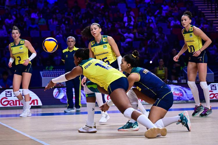 拉文鼓励维金斯参篮大赛他来我必力争卫冕 拉文鼓励维金斯参篮大赛他来我必力争卫冕