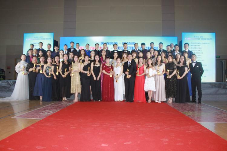 快船与考辛斯签约至赛季结束 已签两份10天合同