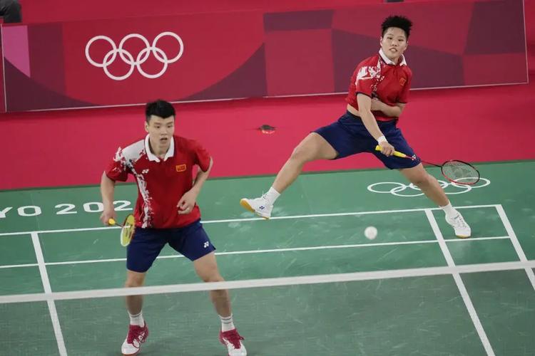 老鹰、雄鹿共116次三分出手纪录 刷新NBA纪录 老鹰、雄鹿共116次三分出手纪录 刷新NBA纪录