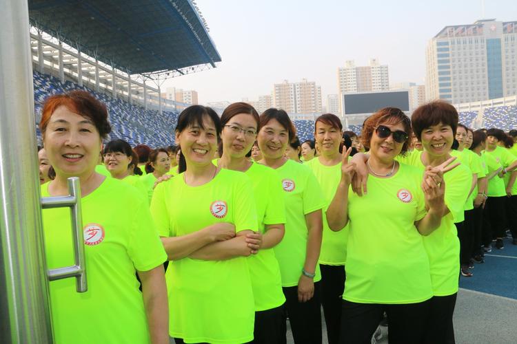 精彩对决抢先看老鹰强势对决森林狼