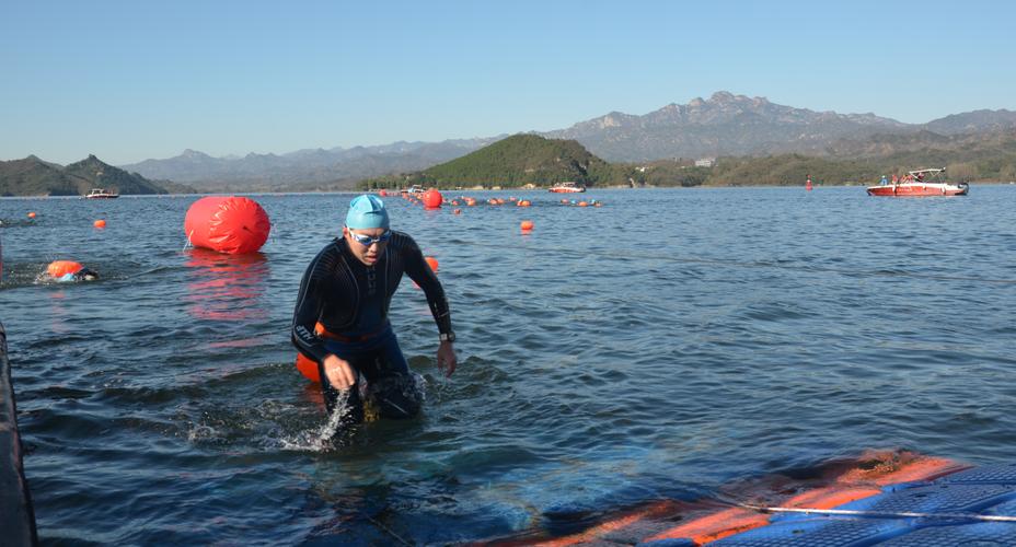 足球赛事在哪里看_足球赛可以在哪里看