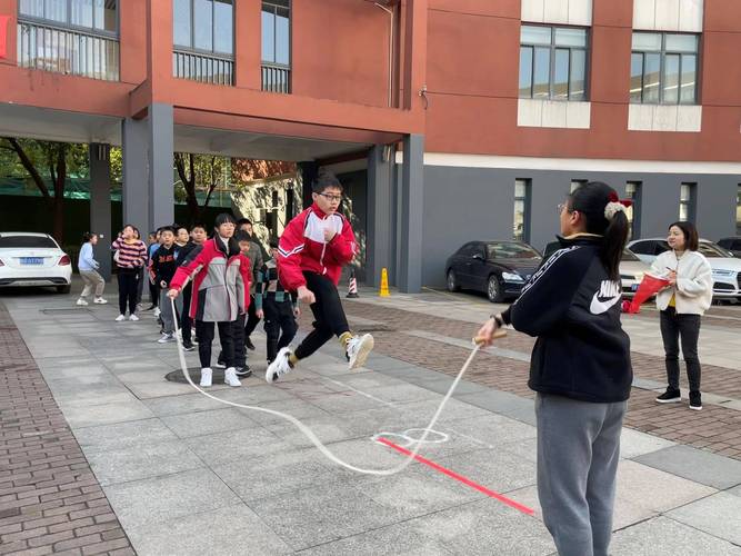 又一中超冠军倒下