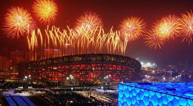 罗斯球场精彩瞬间 超卓表现引爆全场实力碰撞 赛场激情夜 罗斯球场精彩瞬间 超卓表现引爆全场实力碰撞 赛场激情夜