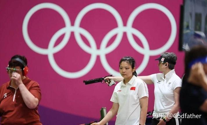 双旭教游泳滚翻