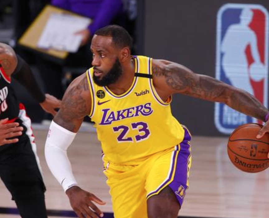 蛙泳上半身出水技巧 蛙泳上半身出水技巧