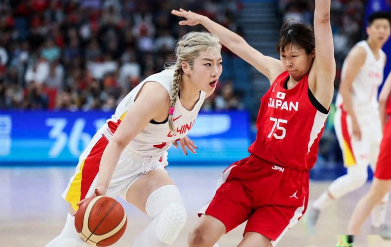 姆巴佩第1天给贝林厄姆下马威