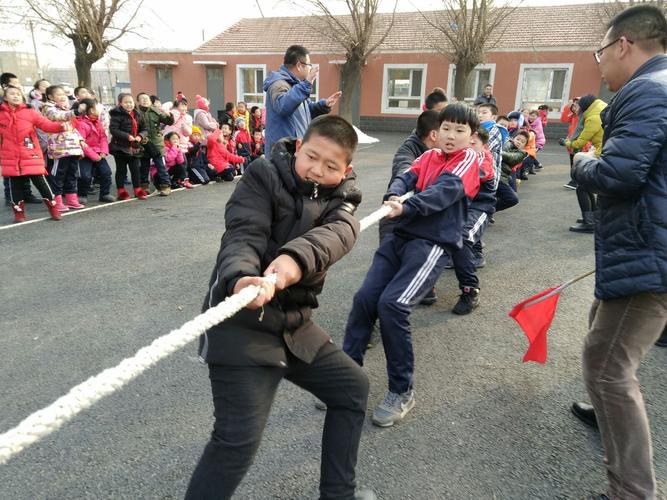 女排姑娘流泪鞠躬致谢郎平 女排姑娘流泪鞠躬致谢郎平