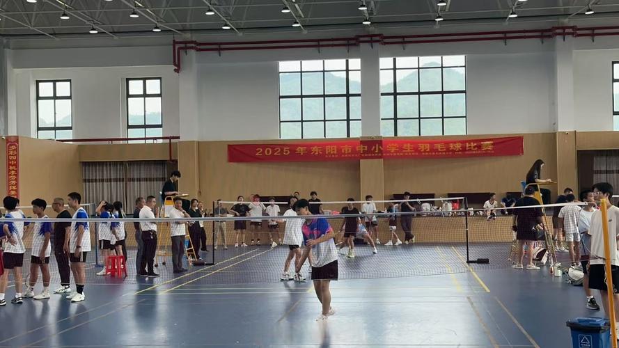 霍华德和詹姆斯谁身体素质好 霍华德和詹姆斯谁身体素质好