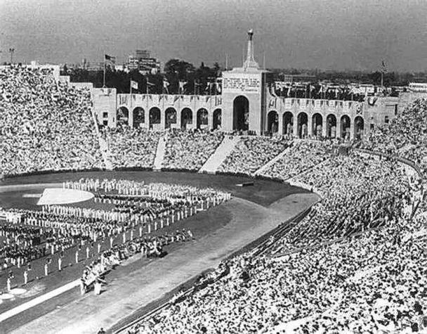 篮球赛事精彩瞬间字母哥率领雄鹿胜开拓者 CJ虽高分仍败北