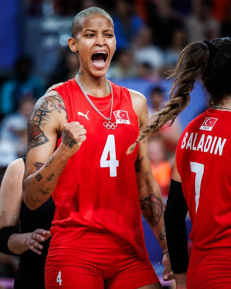 奥运游泳张雨霏